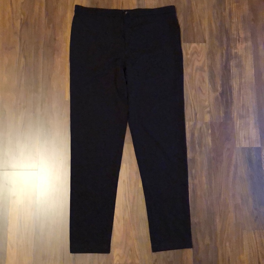 Leggings with a button